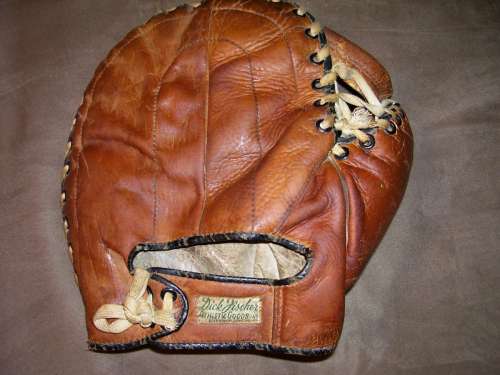 Dick Fischer Athletic Goods 725 Back